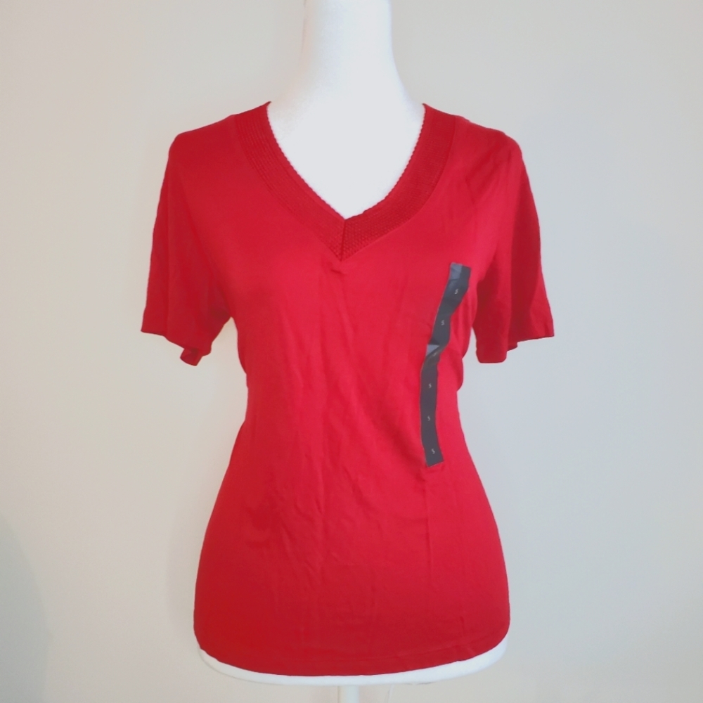 BANANA REPUBLIC Women’s Small Red Cotton V-neck Tee Shirt